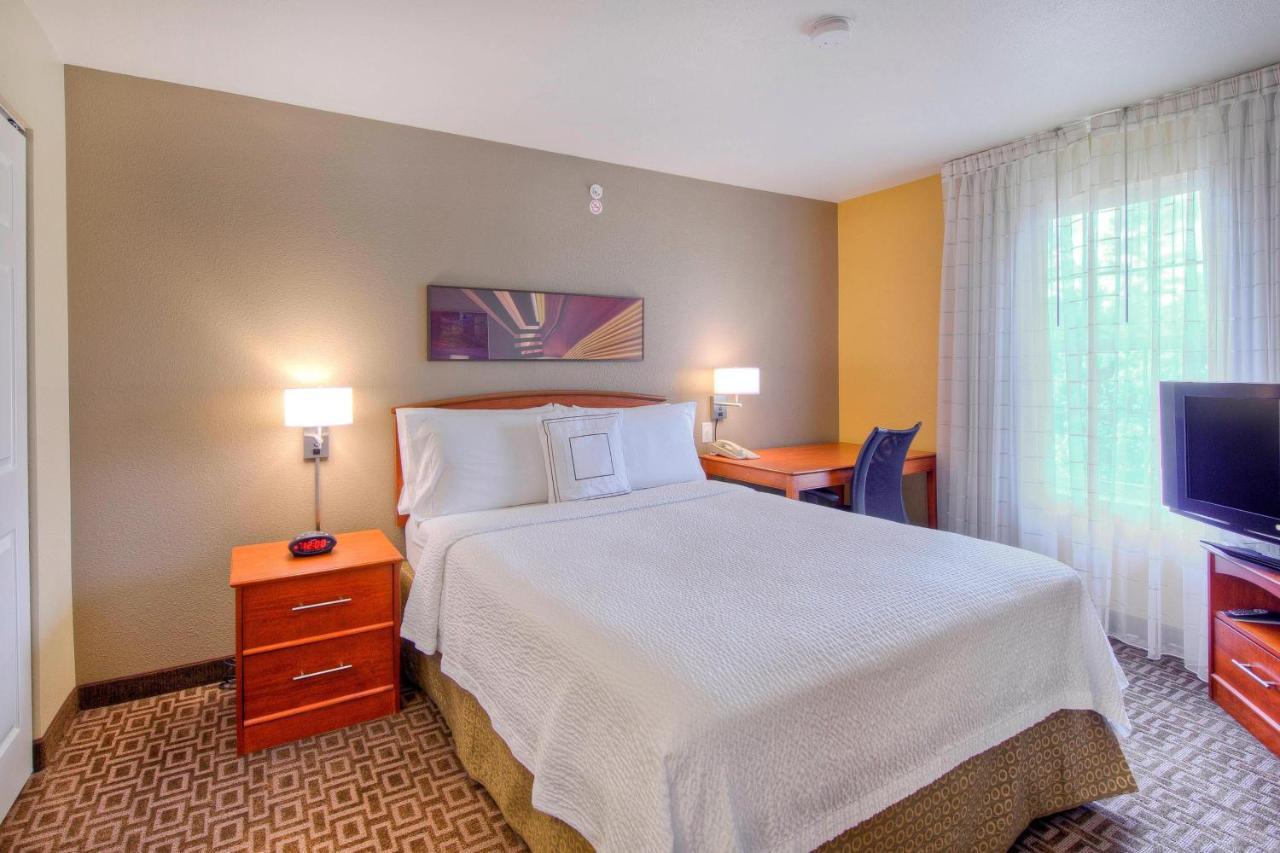 Towneplace Suites Raleigh Cary/Weston Parkway Exterior foto