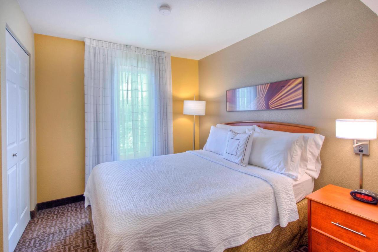 Towneplace Suites Raleigh Cary/Weston Parkway Exterior foto