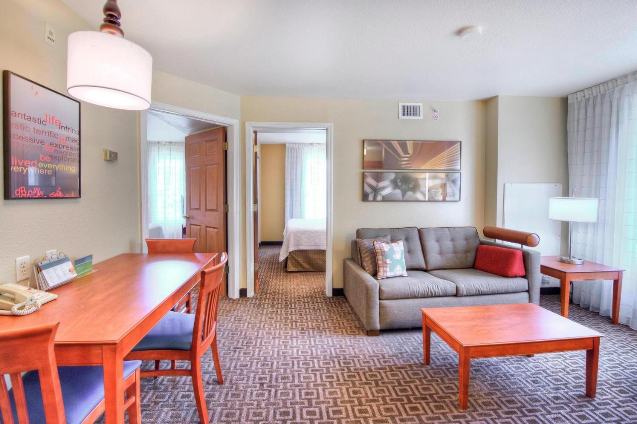 Towneplace Suites Raleigh Cary/Weston Parkway Exterior foto