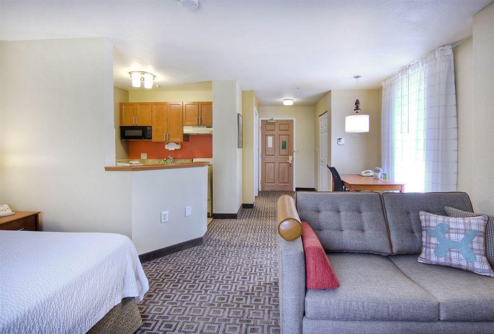 Towneplace Suites Raleigh Cary/Weston Parkway Exterior foto